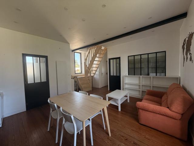 FONTAINEBLEAU – APPARTEMENT MEUBLÉ AVEC TERRASSE