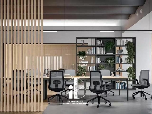 FONTAINEBLEAU RUE GRANDE BUREAUX DE 100 M² A LOUER