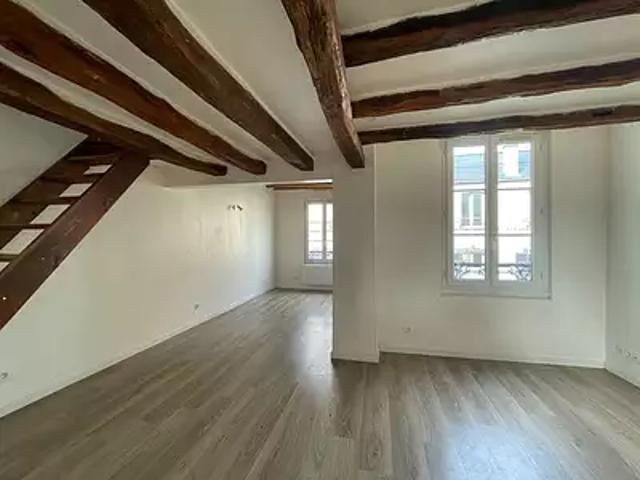 Fontainebleau 77300 Achat / Vente appartement 2 pièces t2 au dernier étage