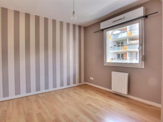FONTGIEVE MONTJUZET T2 AVEC BALCON ET PARKING