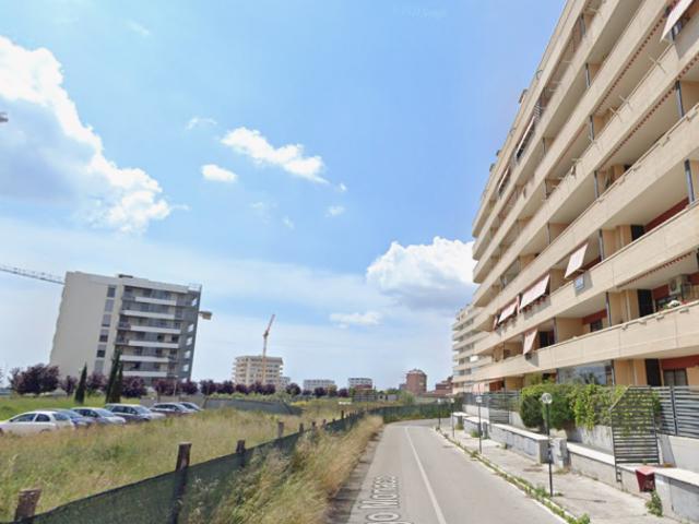 FONTE LAURENTINA BILOCALE ARREDATO CON POSTO AUTO