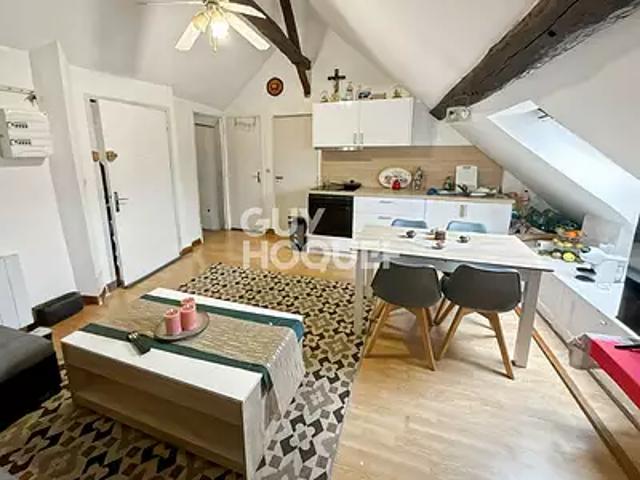 Fontenay Trésigny 77610 Achat / Vente appartement 3 pièces t3 au dernier étage cave