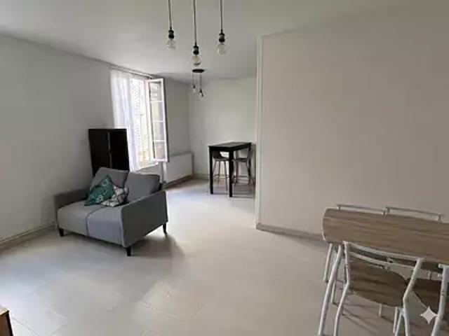Fontenay le Comte 85200 Location appartement 2 pièces t2