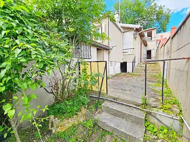 Fontenay sous Bois 94120 Achat / Vente maison 2 pièces t2 au dernier étage parking