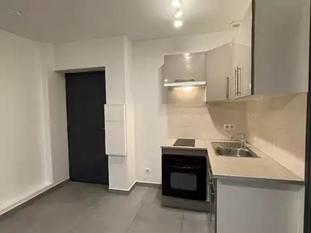 Fontenay sous Bois 94120 Location appartement 2 pièces t2 au dernier étage