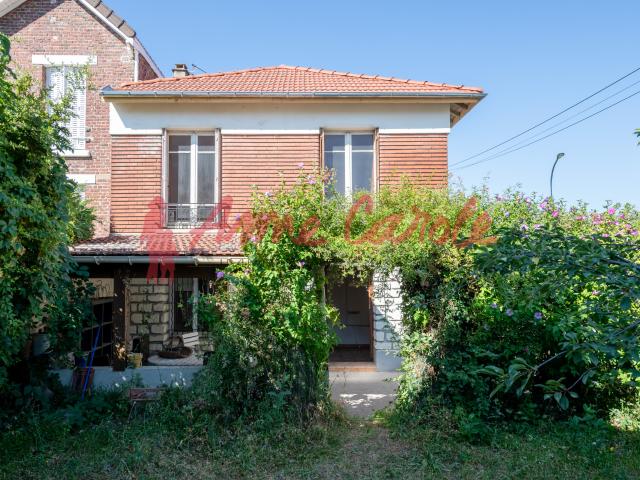Fontenay limite Nogent Belle maison de 84m2 env Année 30