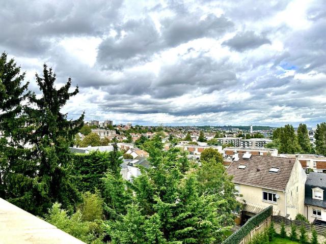 FONTENAY SOUS BOIS Duplex T3 45 m², grande terrasse