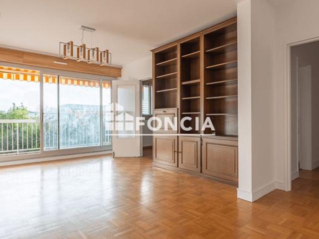 Fontenay – Spacieux 3 pièces de 71 m² avec balcon, parking et cave