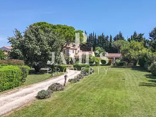 Fontvieille 13990 Achat / Vente maison 7 pièces t7 parking