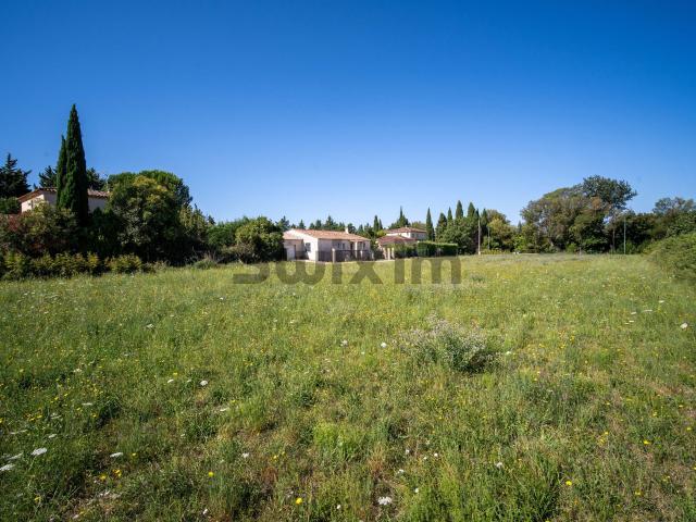 Fontvieille, terrain à bâtir, proche Saint Rémy de Provence