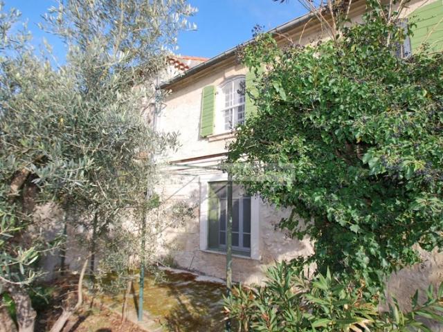 Fontvieille Charmante maison en pierre 4 chambres