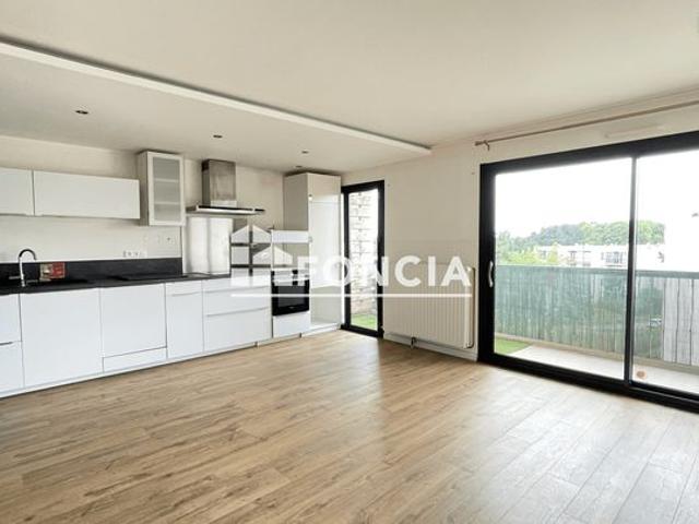 Foncia vous propose cet appartement T4 entièrement coup de coeur et rénové
