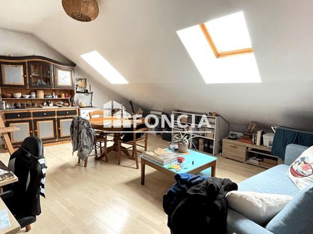 Foncia vous propose cet bel appartement plein de charme et atypique