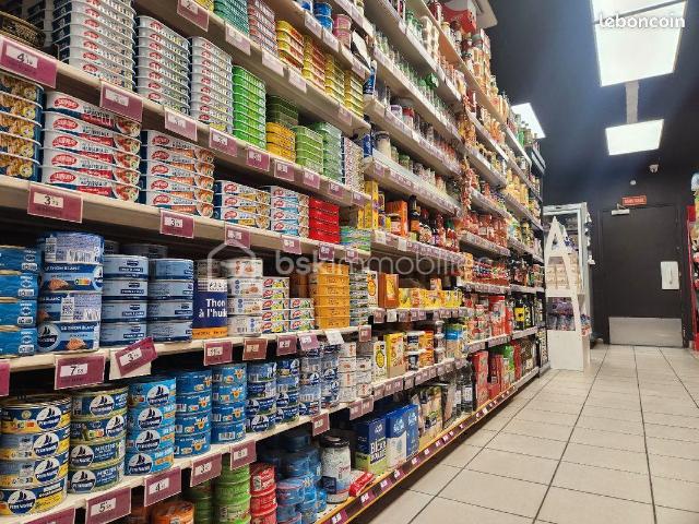 Fond de commerce alimentaire sous enseigne nationale à Cannes