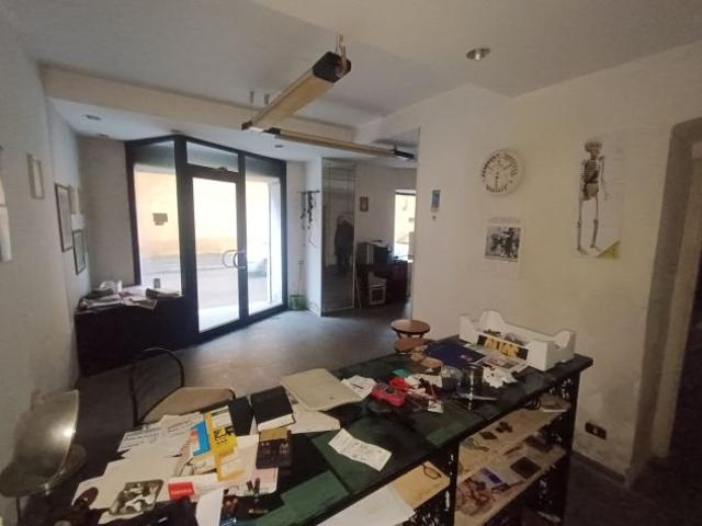 Fondo trasformabile in abitazione in vendita ad Avenza, Carrara