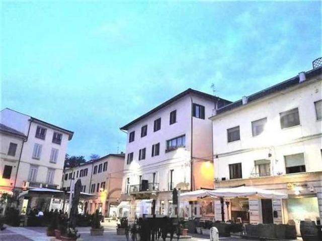FONDO COMMERCIALE di 3 vani e di 90 mq GROSSETO CENTRO STORICO rif. 2018.32M