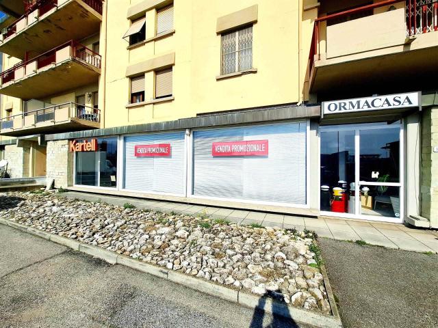 FONDO COMMERCIALE DI AMPIA METRATURA IN POSIZIONE STRATEGICA