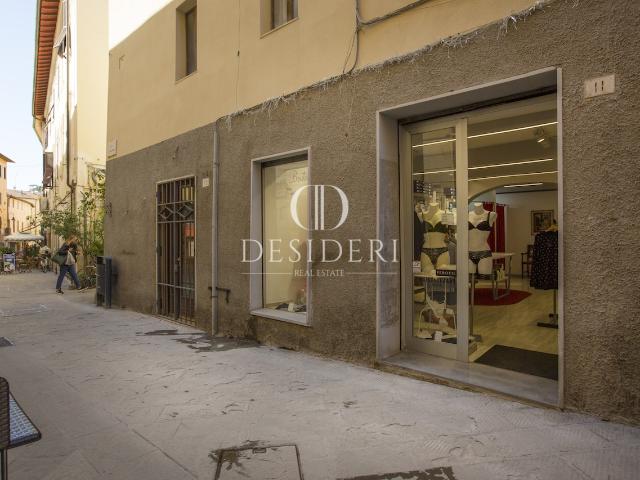 FONDO COMMERCIALE in VENDITA a GROSSETO CENTRO STORICO