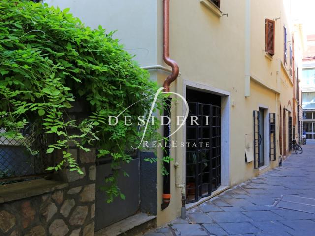 FONDO COMMERCIALE in VENDITA a GROSSETO CENTRO STORICO