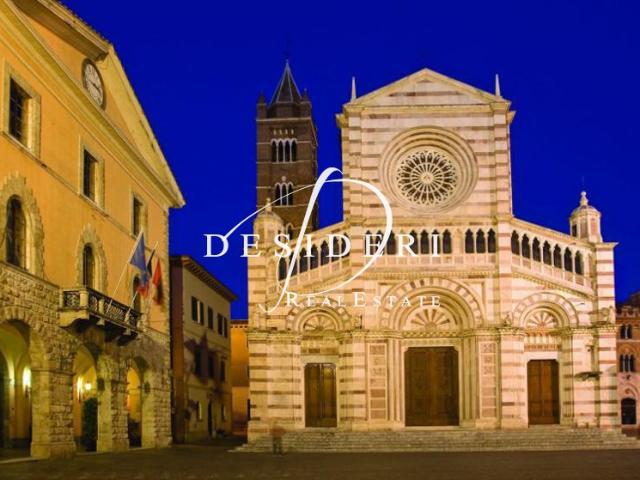 FONDO COMMERCIALE in VENDITA a GROSSETO CENTRO STORICO