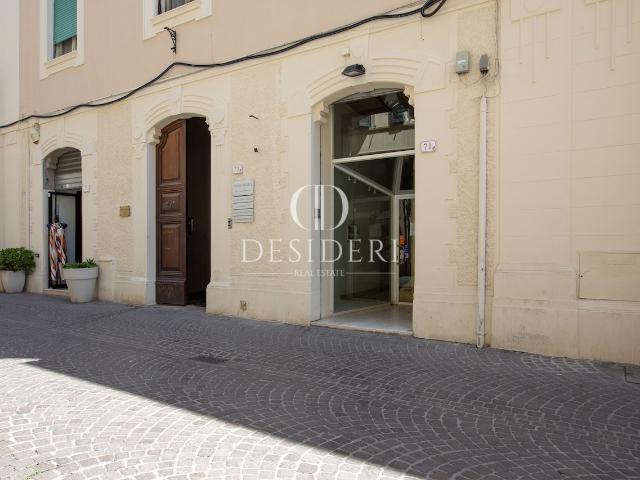 FONDO COMMERCIALE in AFFITTO a GROSSETO CENTRO STORICO