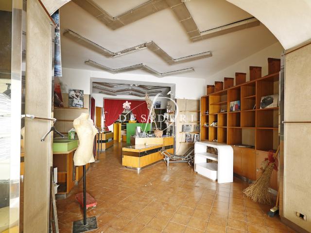 FONDO COMMERCIALE in AFFITTO a GROSSETO CENTRO STORICO