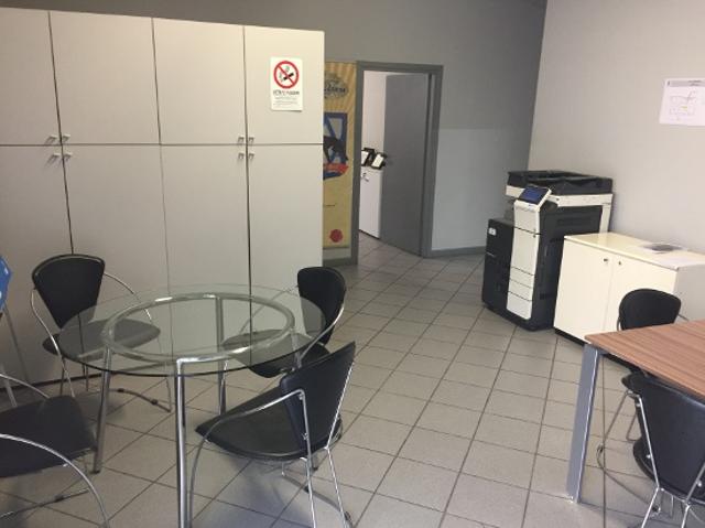 FONDO COMMERCIALE in AFFITTO a PRATO FERRUCCI