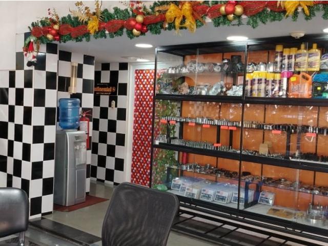 Fondo de comercio + Local en venta Los Chaguaramos