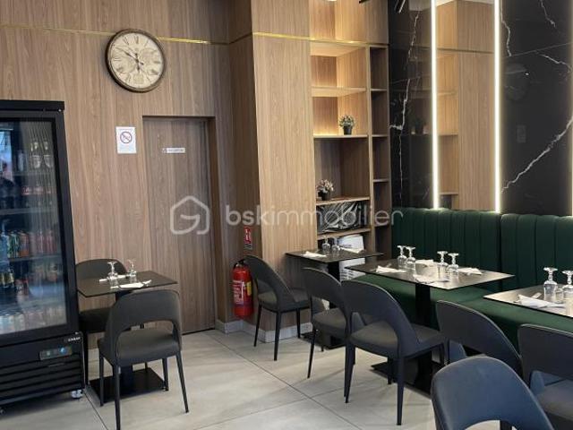 Fonds d' un restaurant à Montrouge