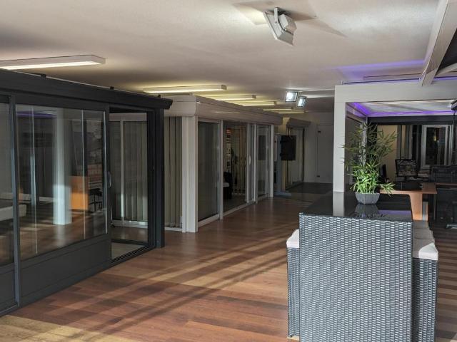 FONDS DE COMMERCE VÉRANDA PERGOLA BIOCLIMATIQUE STORE