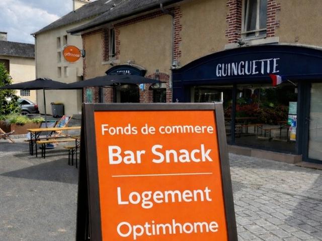 Fonds de commerce guinguette: bar, snack à vendre centre MONTGERMONT 35