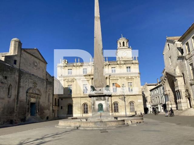 Fonds de commerce Arles 94 m2 64m² Arles
