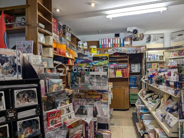 FONDS DE COMMERCE AVEC APPARTEMENT ET PARKING À VENDRE