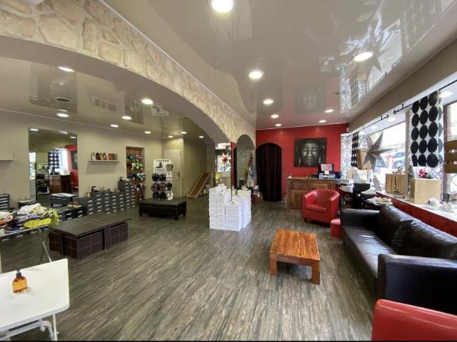 Fonds de commerce chaussure maroquinerie 110m² Manosque
