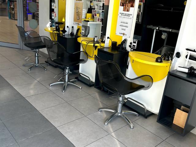 Fonds De Commerce Coiffure 64m² Forcalquier