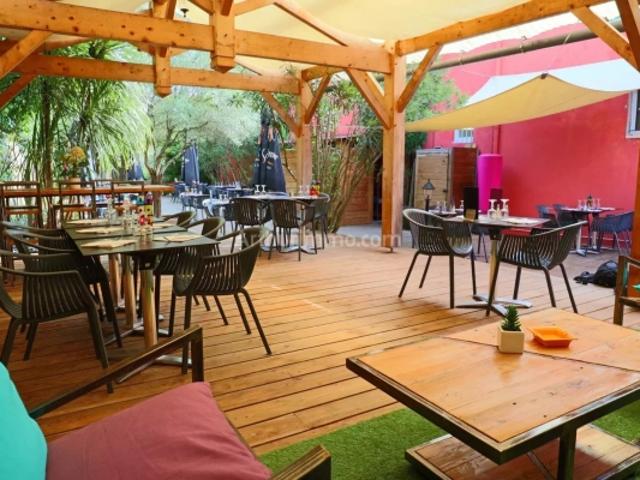 Fonds de commerce restaurant avec extérieur et fort potentiel – Arveyres