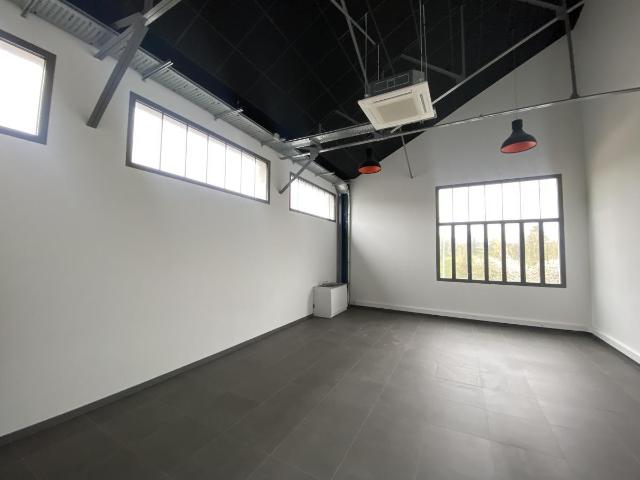 Fonds et/ou murs commerciaux à vendre à Changé 53810