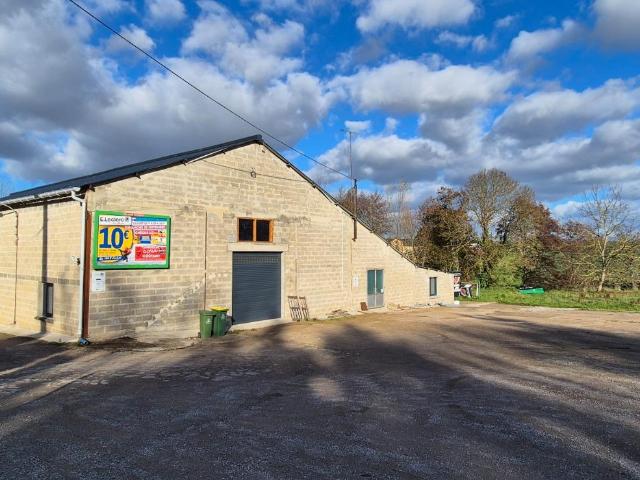 Fonds et/ou murs commerciaux à vendre à Cherré Au 72400