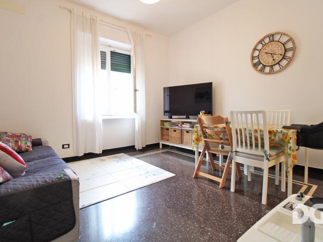 FOCE – VIA CECCHI PERFETTI MQ.96 CON BALCONE PIANO ALTO
