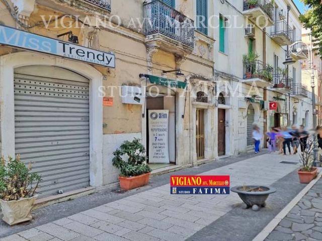FOGGIA VENDESI C.SO GARIBALDI, 51 COMMERCIALE CON 2 LIVELLI E 2 INGRESSI