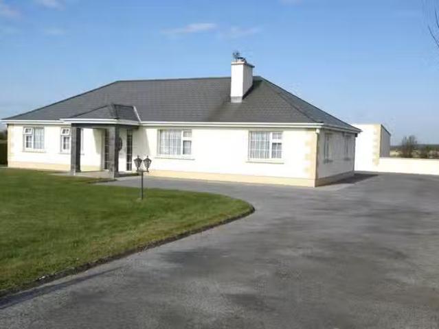 Fohenagh, Caltra, Ballinasloe, Co. Galway, H53FP58 is for sale