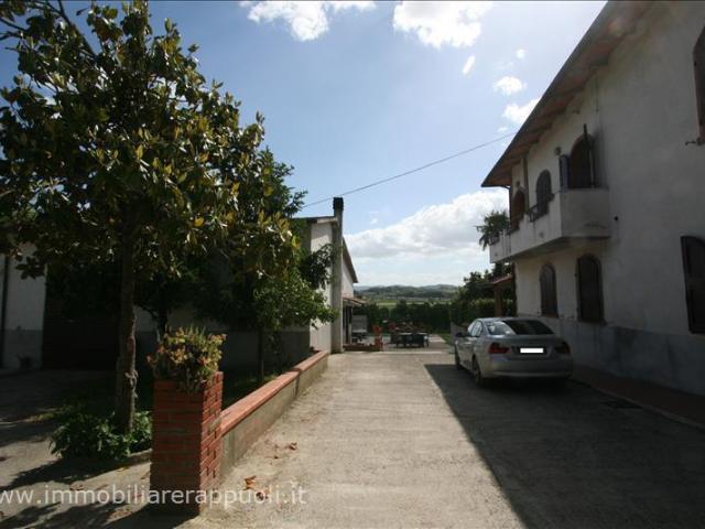 Foiano della Chiana vendesi complesso immobiliare composto d. 609m² Foiano della Chiana