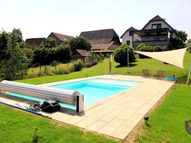 FOLGENSBOURG AU CALME AVEC VUE DOMINANTE BELLE MAISON SOIGNÉE DE 202 M2 AVEC PISCINE