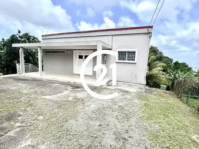 Fort de France 97200 Achat / Vente maison 4 pièces t4 terrasse parking