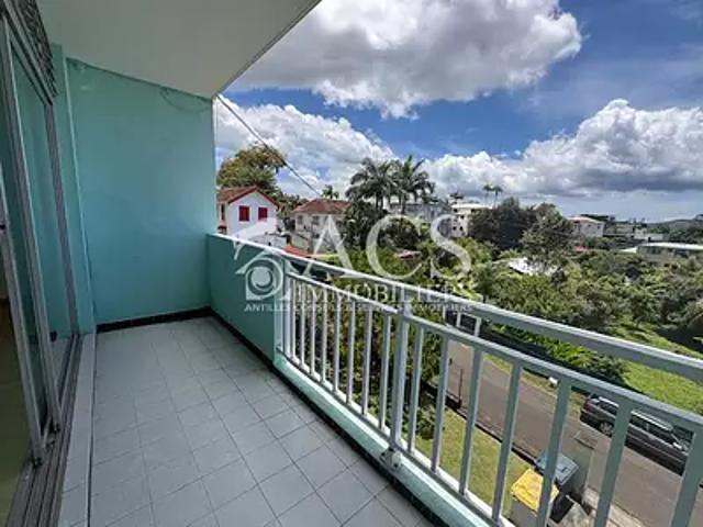 Fort de France 97200 Location appartement 4 pièces t4 au dernier étage