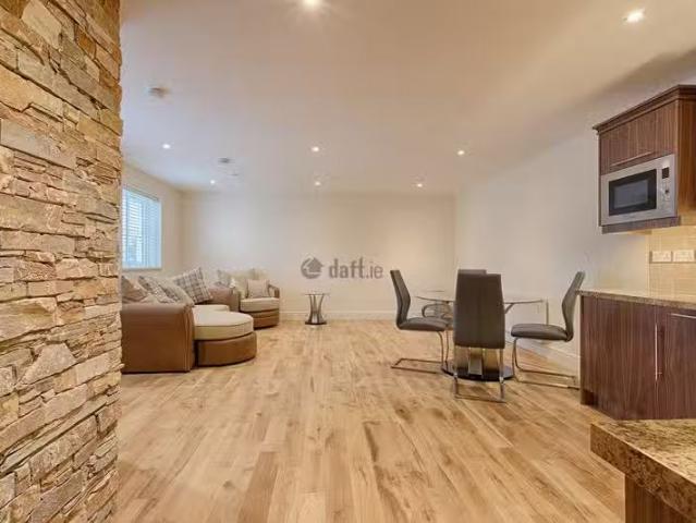 Fort Eyre House, Co. Galway is for rent
