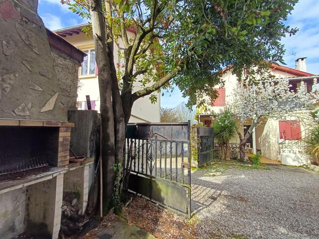Fort potentiel Terrain à bâtir + maison divisée en apparte. 150m² Bayonne