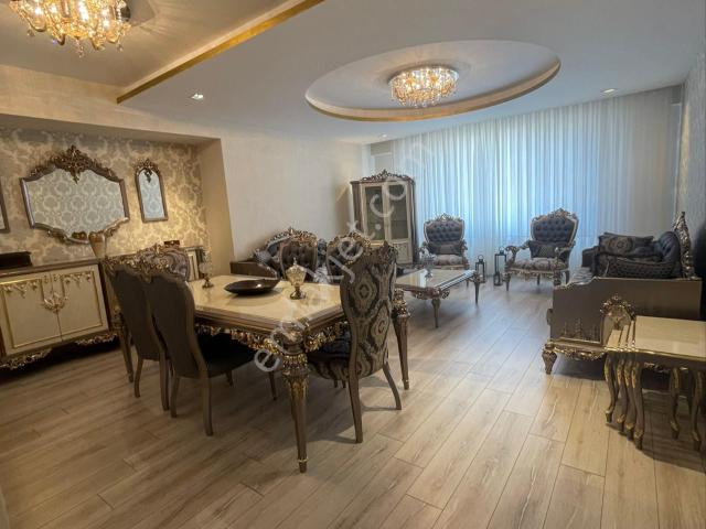 Forum Avm Yanında Çok Çok Acil Satılık 4+1 Daire