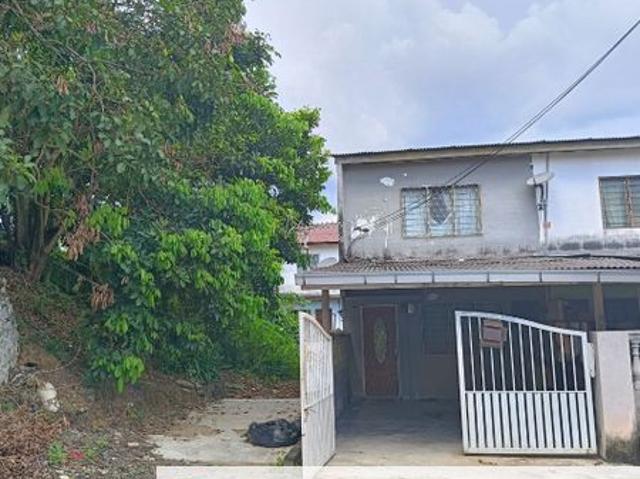 FOR SALES END LOT FACING OPEN DEPAN SURAU BIG PORCH AND GARAGE 2 STOREY LOW COST HOUSE AT TAMAN INDAH KAJANG