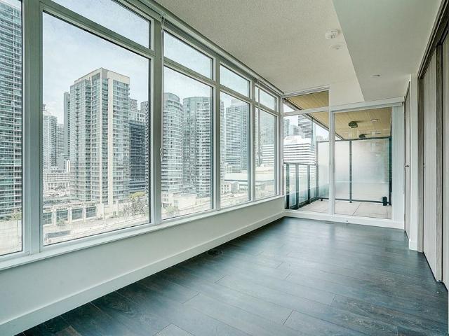 For Lease 3 Concord Cityplace Way Unit# 929, Toronto, Ontario